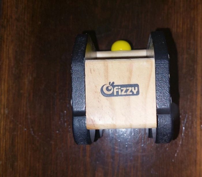 Voiture en bois - photo numéro 4