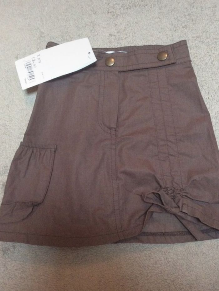 Jupe neuve 3 ans