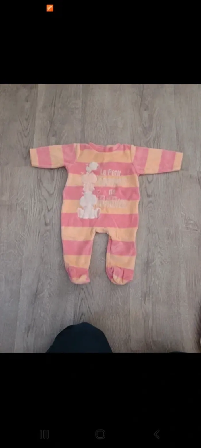 7 pyjamas 1 mois - photo numéro 3