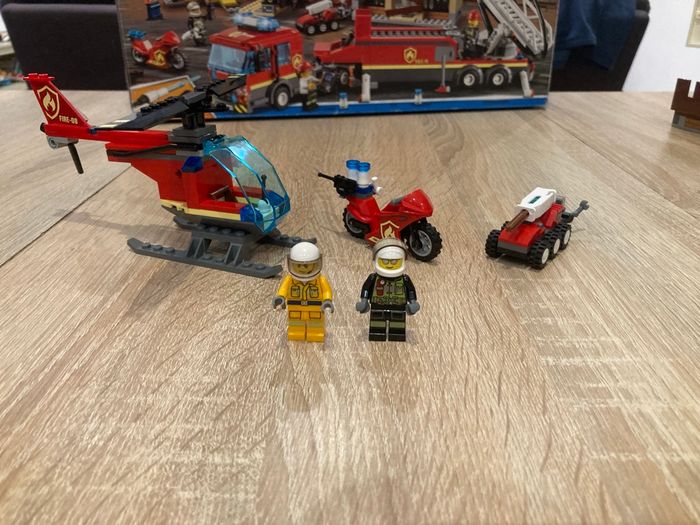 Lego 60216 Les pompiers du centre ville - photo numéro 4
