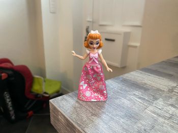 Figurine mini poupée cendrillon