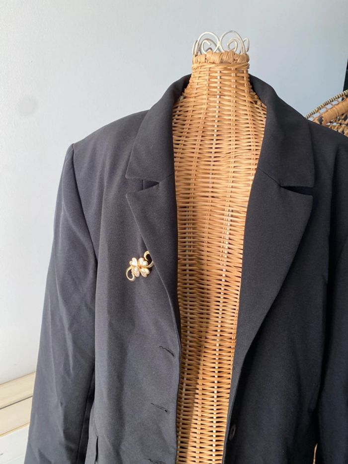 Broche vintage trèfle avec perle sur une note de musique en métal doré - photo numéro 13
