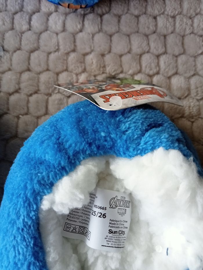 Chaussons anti dérapant Avengers Marvel - photo numéro 2