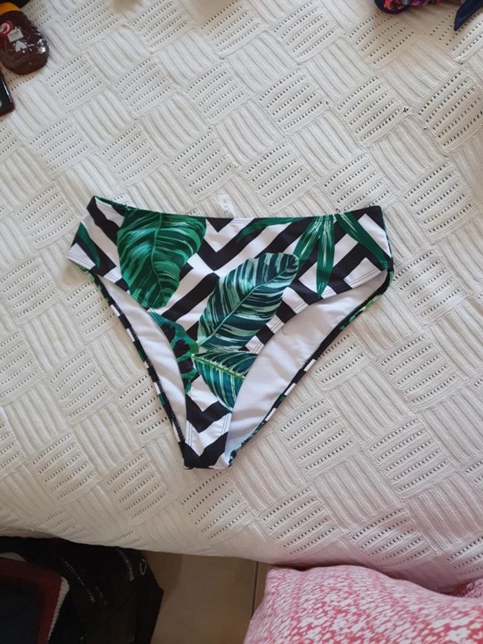 Bas de maillot jamais porté