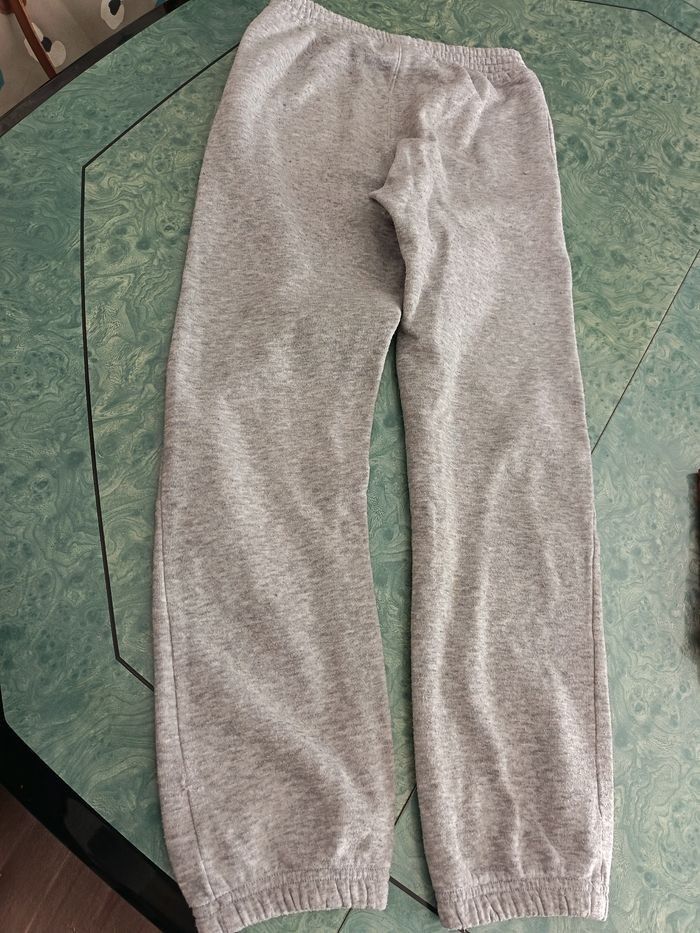 Lot de taille 10 ans avec un bas de jogging et un polo - photo numéro 2