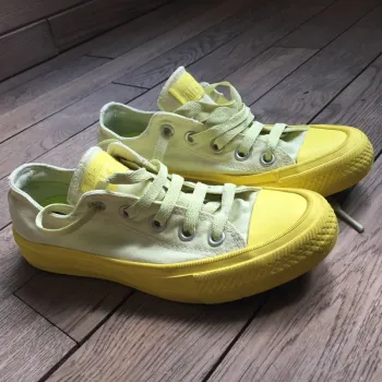 Converse jaune basse pointure 35