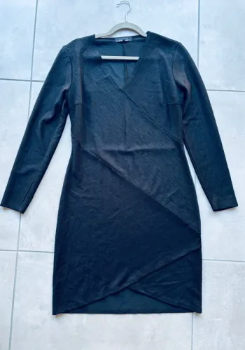 Magnifique robe effet croisé noire Cache Cache neuve