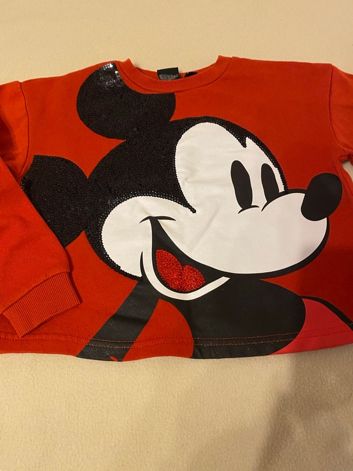 Pull crop top Mickey – Taille 9-10 ans – Primark