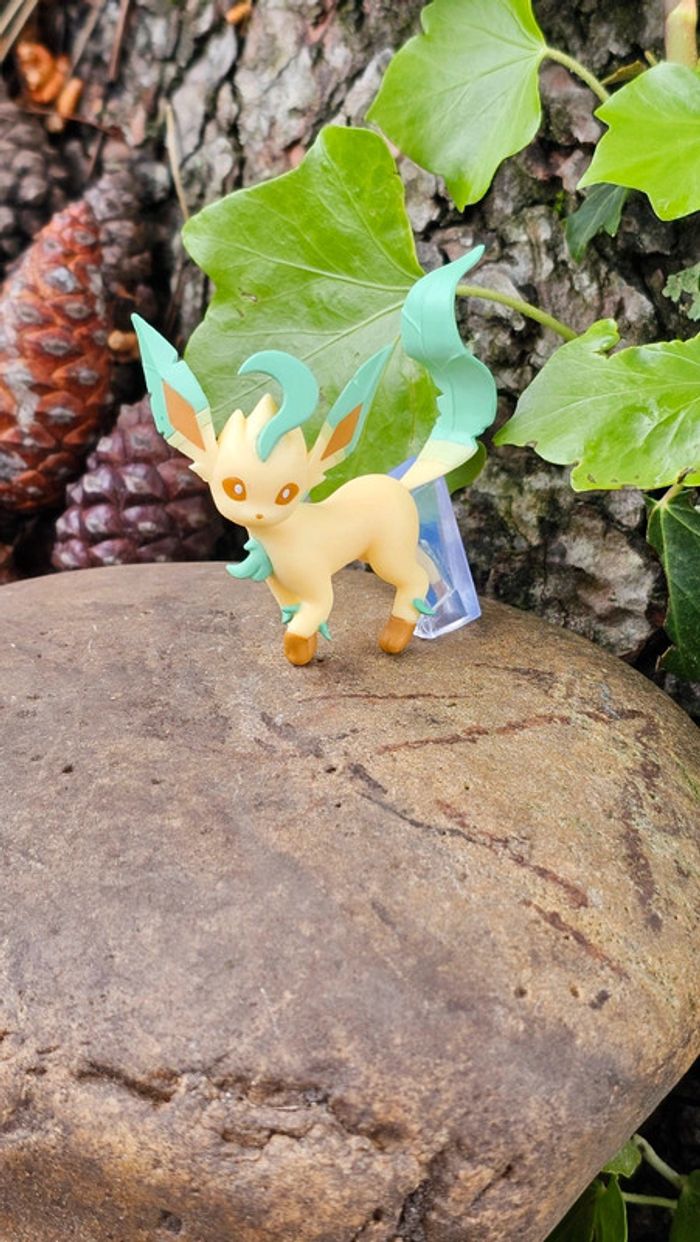 Super figurine Pokemon Nintendo scale world Phyllali - photo numéro 3