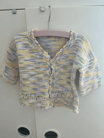 Gilet fait main couleurs pastels