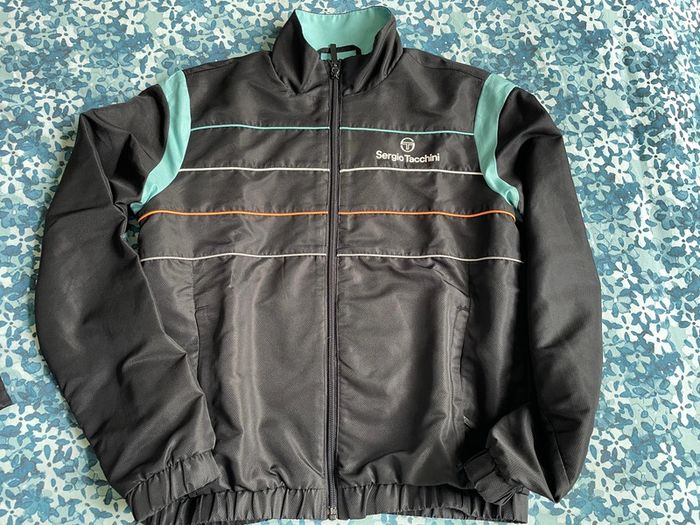 3 pièces survêtement bas et veste et tee shirt Sergio Tacchini - photo numéro 4