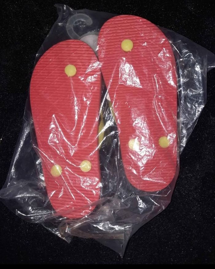 Tongue mickey taille 31 32 neuve - photo numéro 2