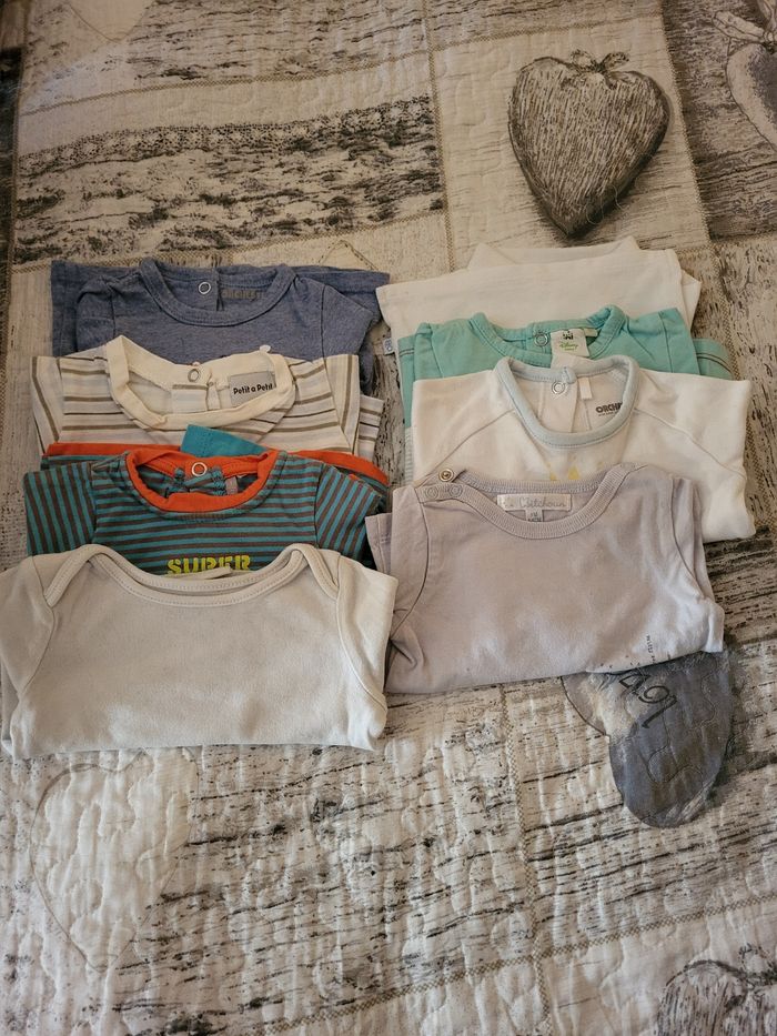 Gros lot vêtements garçon taille 1 mois - photo numéro 8