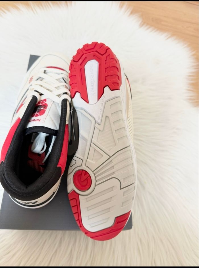 Baskets New Balance 550 – Taille 39,5 – blanc/rouge – Neuf avec étiquette - photo numéro 9