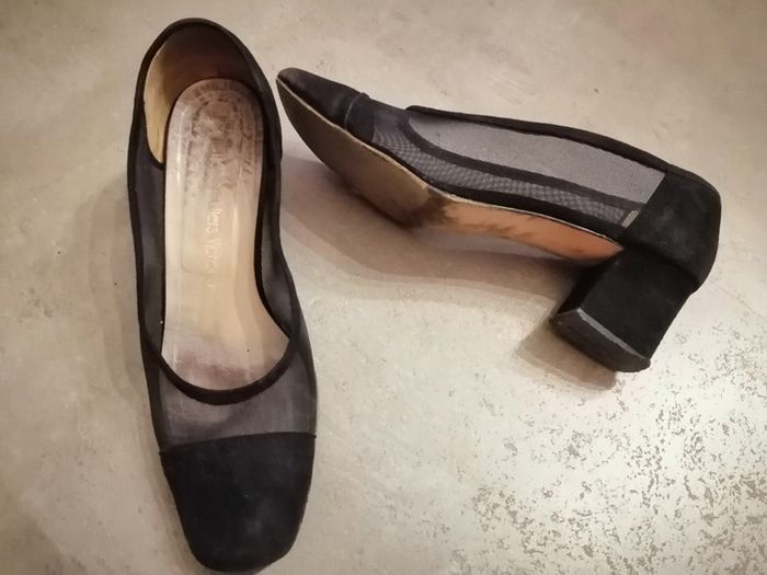 Chaussures noires Taille 37/38 Victoria