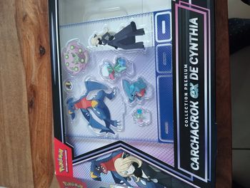 Page de figurines en acrylique neuf du coffret carchacrok ex