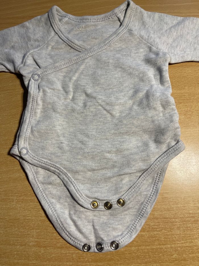Body bébé gris