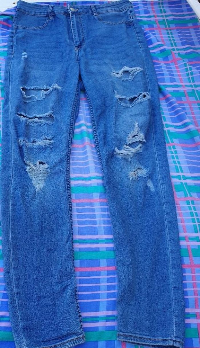 Jeans troué Divided H&M taille 44