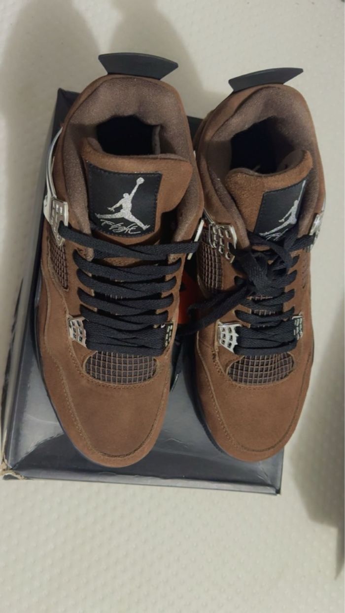 Basket neuve Air Jordan 4 Rétro Metallic  Mocha taille 46 - photo numéro 3