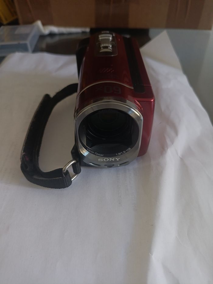 📹 Caméscope Sony DCR-SX33 Rouge – Vintage & Excellent état - photo numéro 4