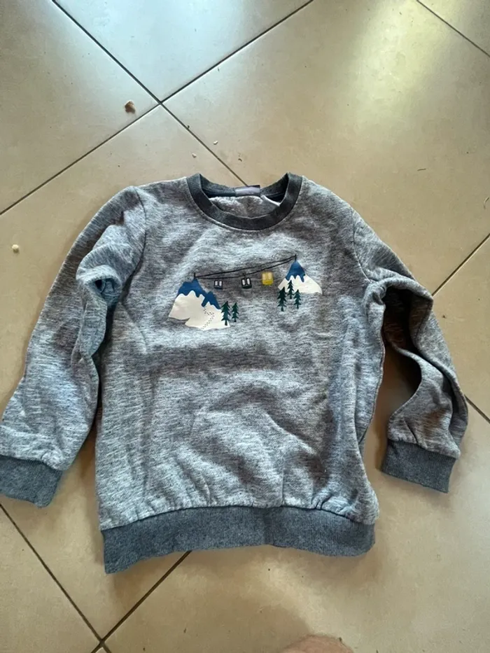 Pull taille 5-6 ans