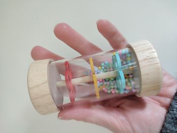 Petit bâton de pluie en bois motricité sensoriel Vertbaudet 