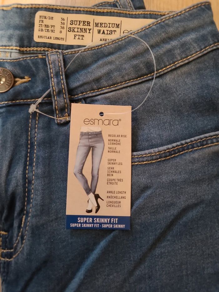 Jeans neuf - photo numéro 4