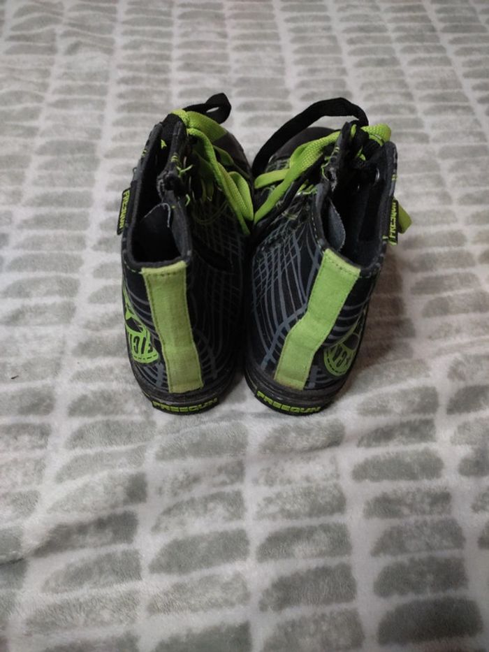 Baskets montantes à lacets noir et vert Freegun pointure 33 - photo numéro 4