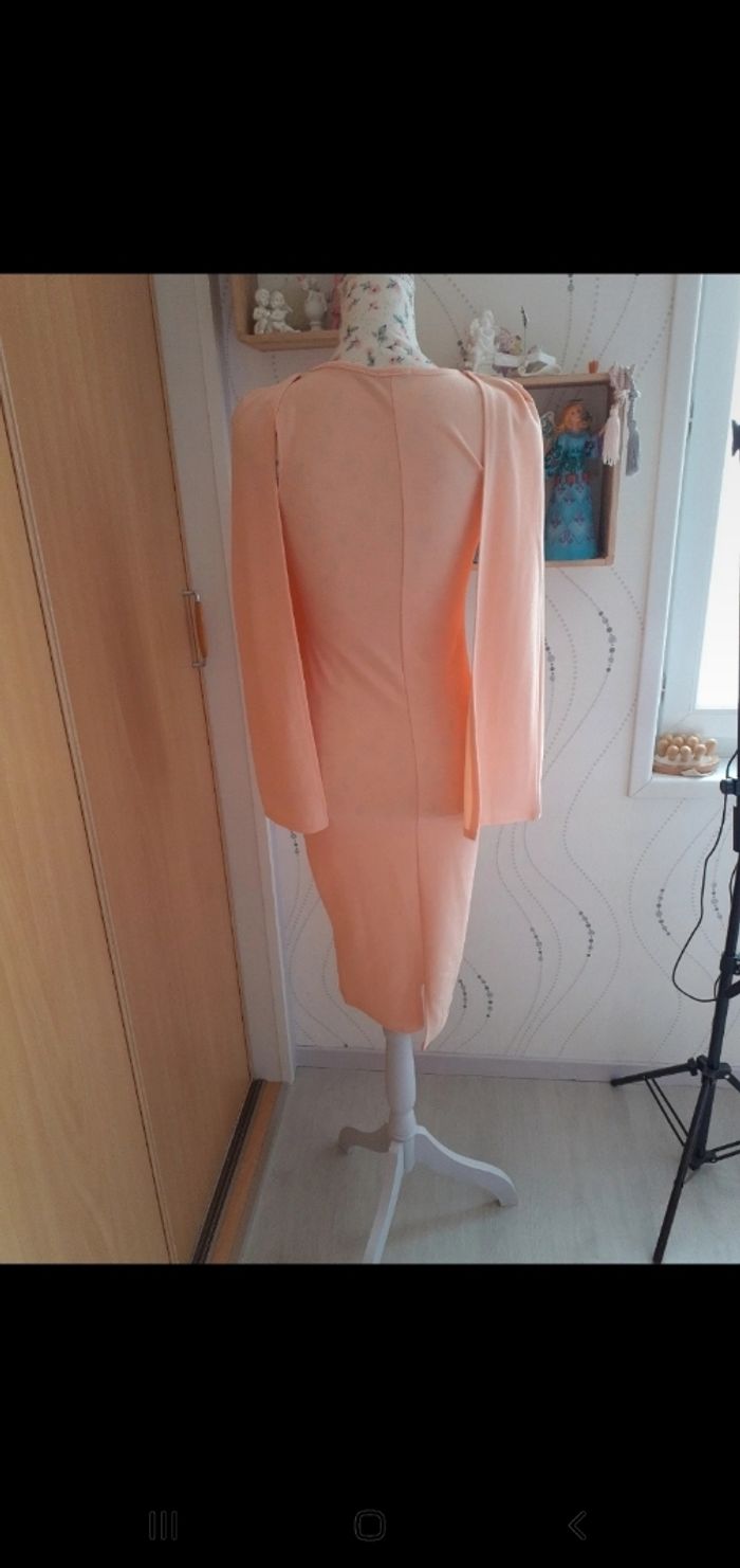 Jolie robe moulante avec étole boohoo t 34 abricot - photo numéro 8