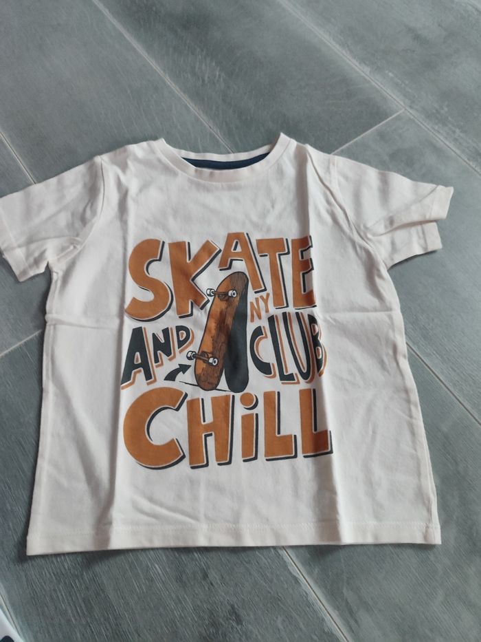Lot 5 t-shirts en 5 ans - photo numéro 6