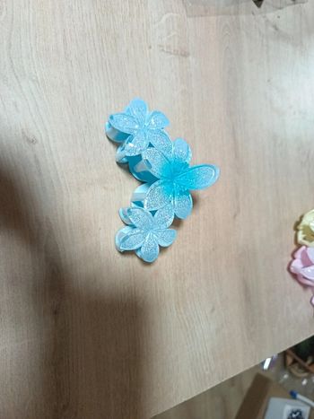 Barrettes trio fleurs paillettes