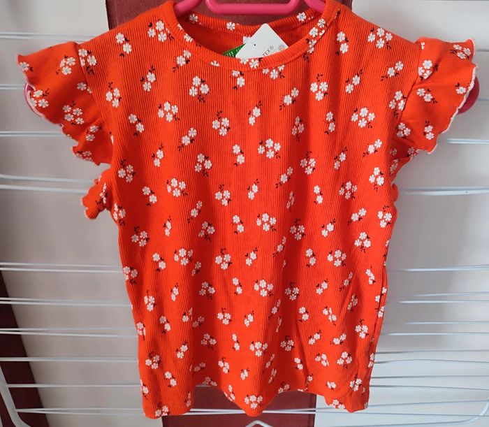 T-shirt fille 6-8 ans neuf / Zeeman