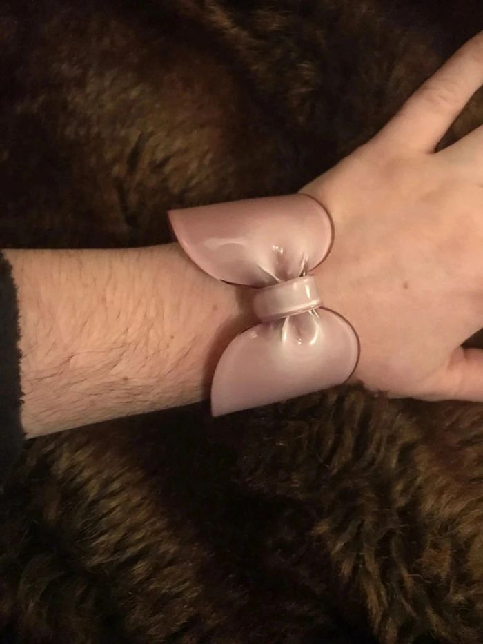 bracelet noeud en plastique vieux rose - photo numéro 2
