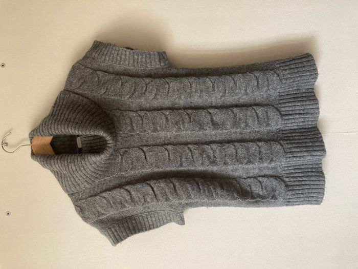 pull long sans manche maille torsadée