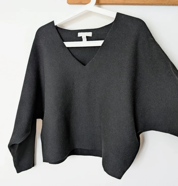 Pull noir - photo numéro 2