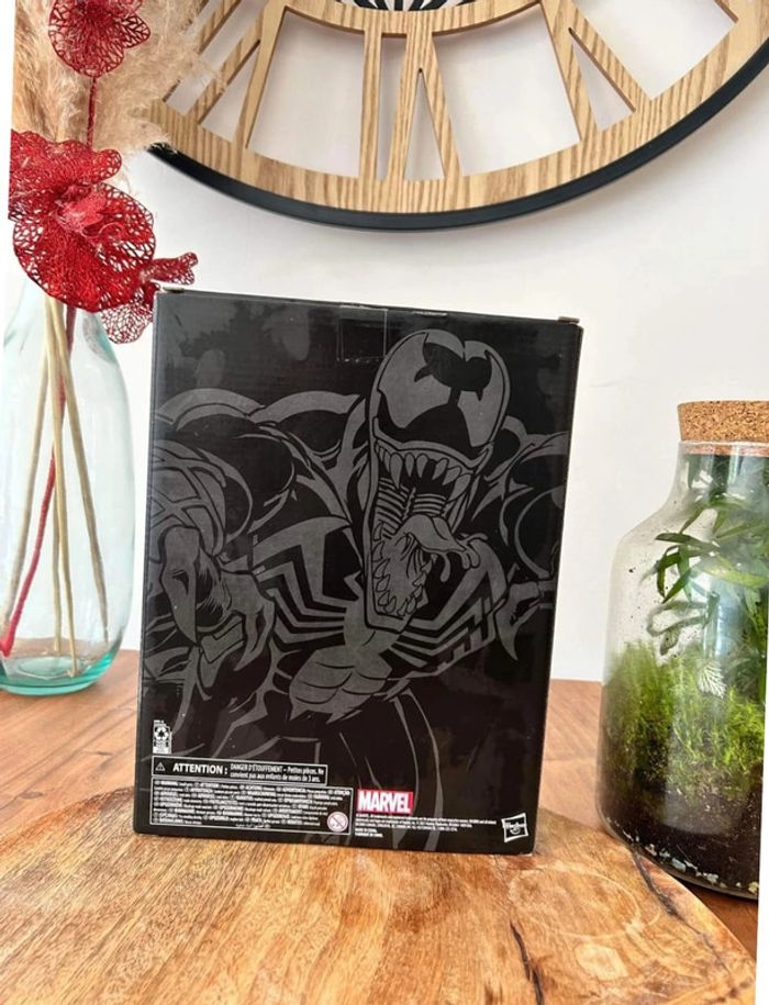 Figurine Venom spéciale box - photo numéro 3