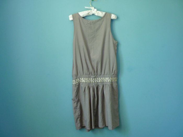 Robe Femme 38 M Charlise beige collection été TBE sans manches - photo numéro 4