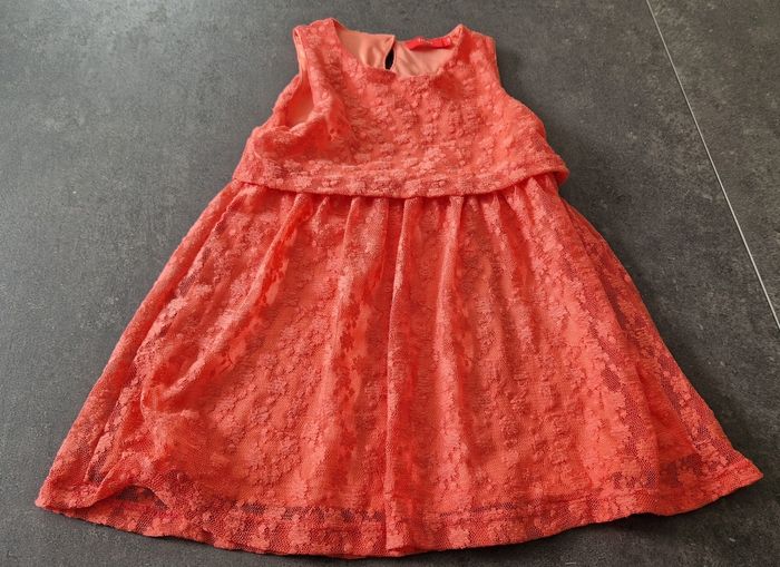 Robe doublée  4 ans tbe