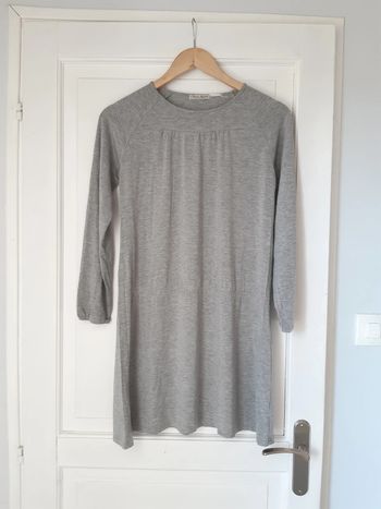 Robe grise manches longues