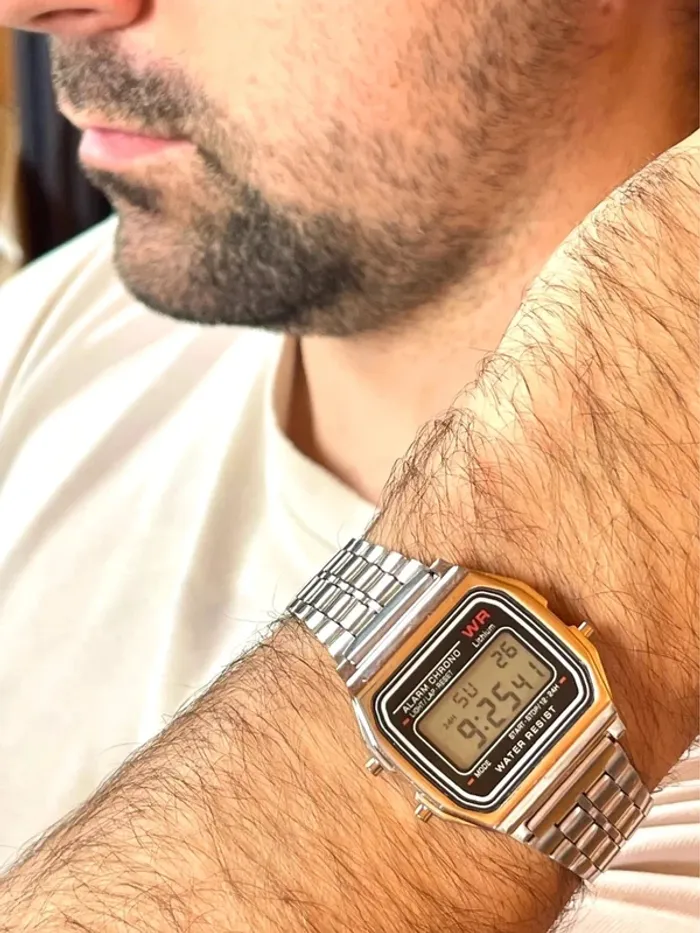 Montre Digitale en Acier Inoxydable Neuve avec Chronomètre - photo numéro 2