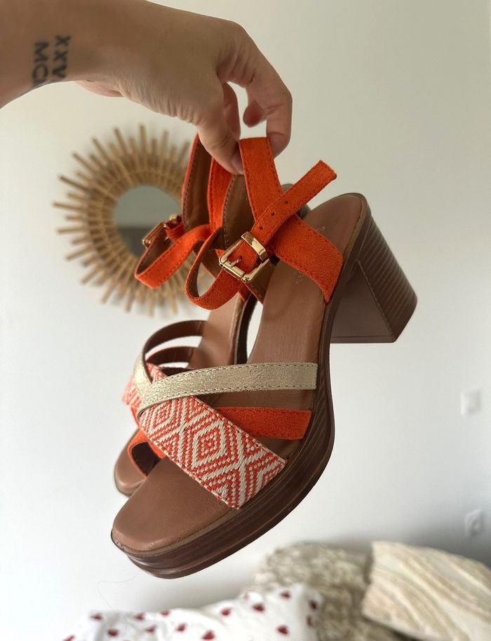 Sandales à talon à imprimé