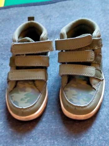 Lot 2 paires baskets garçon Primark – Pointure 24