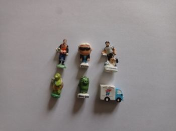 Lot de 6 fèves - Thèmes variés (angry birds/Verne/Karl Lagerfeld/Foot/pompier/Roi de la saucisse)