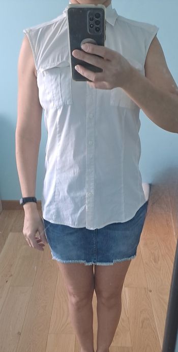 Chemise blanche esprit sans manches– Style décontracté et élégant