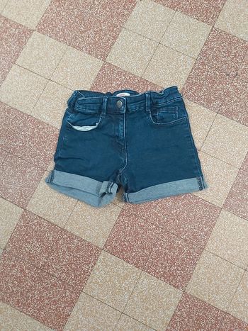 Short fille
