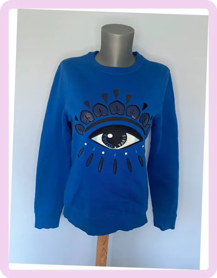 Pull Kenzo Taille M – Bleu avec Imprimé Œil, Style Unique