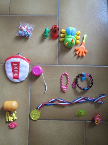 Lot petits jouets