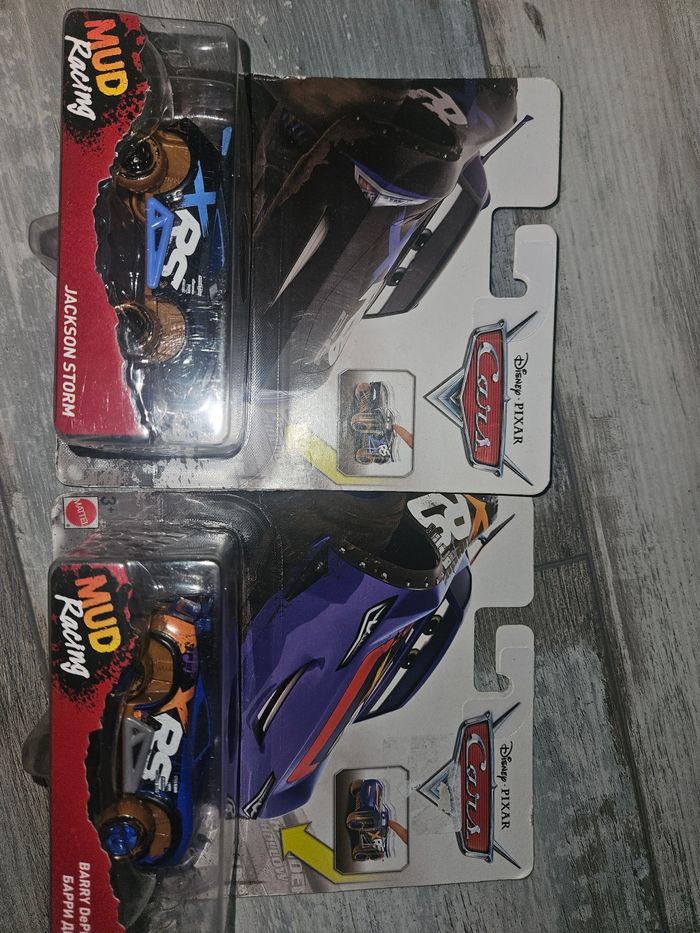 2 voitures cars Mattel neuves rare xrs