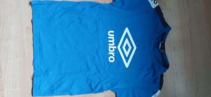 Tee-shirt umbro taille 10 ans