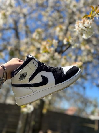 Air Jordan 1 mid Diamond